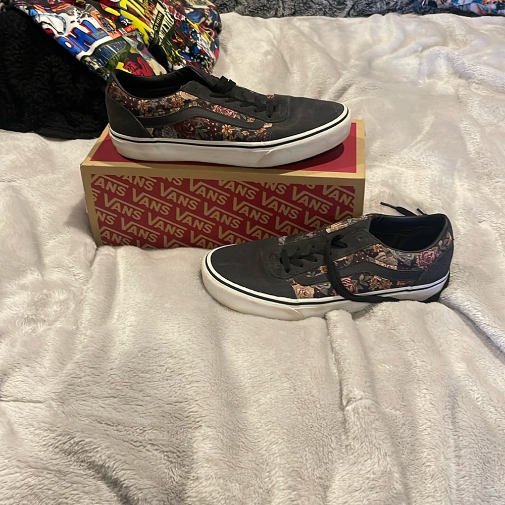 New women’s vans